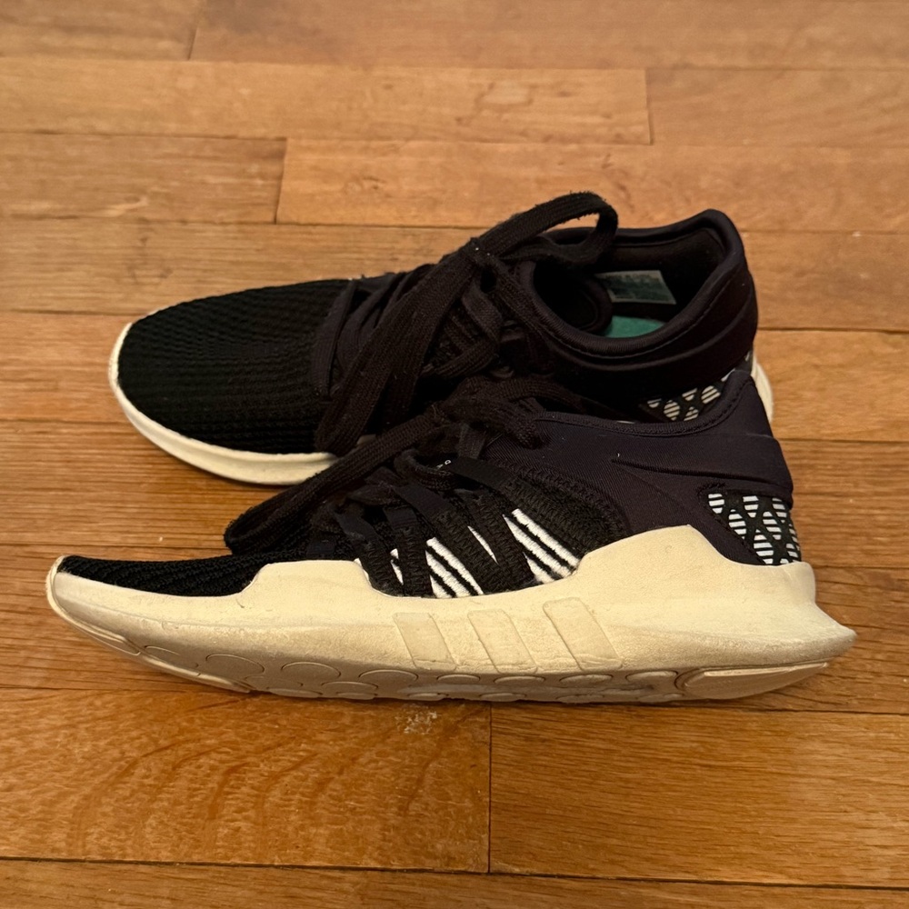 ADIDAS ATHLETIC SHOES - EQUIPMENT